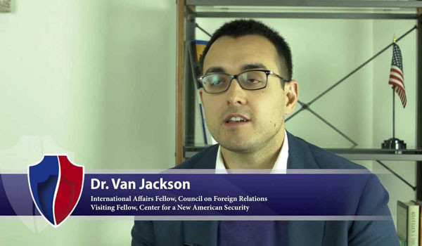 ▲ "美정부는 북한을 사실상 핵보유국으로 '간주'해 대응전략을 짜야 한다"고 지적한 반 잭슨 CNAS 객원연구원. CFR 소속으로 2009년부터 美국방장관 자문을 맡아왔다. ⓒ유튜브 인터뷰 화면 캡쳐