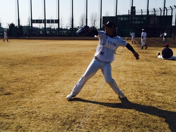 ▲ 투구테스트에 앞서 연습투구중인 여정호선수.ⓒ뉴데일리 최상인기자