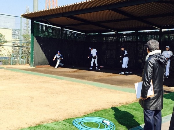 ▲ 100명가량의 선수들이 8개구단 스카웃트와 감독들이 지켜보는가운데 전력질주하는모습이 인상적이다ⓒ뉴데일리 최상인기자