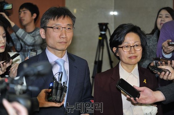 ▲ 옛 통진당 이상규-김미희 전 의원이 지난 5일 오전 서울 여의도 국회 정론관에서 4.29 보궐선거 출마를 선언을 끝내고 기자들의 질문에 답하고 있다.ⓒ뉴데일리 이종현 기자