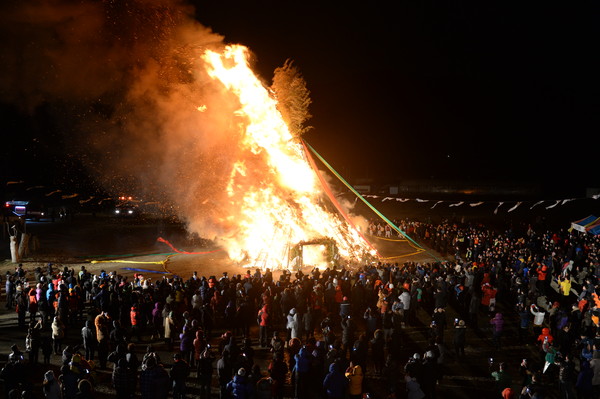 ▲ ⓒ뉴데일리 한해의 풍년과 군민들의 소망을 담은 “제5회 정월대보름 달집축제”(2014년도)