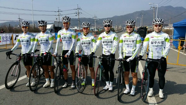 ▲ 상주시청 여자사이클팀은 전국도로 사이클대회에서 종합준우승을 했다.ⓒ상주시 제공