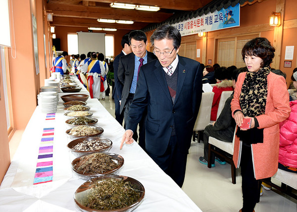 ▲ 문경시는 시절음식문화 체험교육을 실시했다.ⓒ문경시 제공