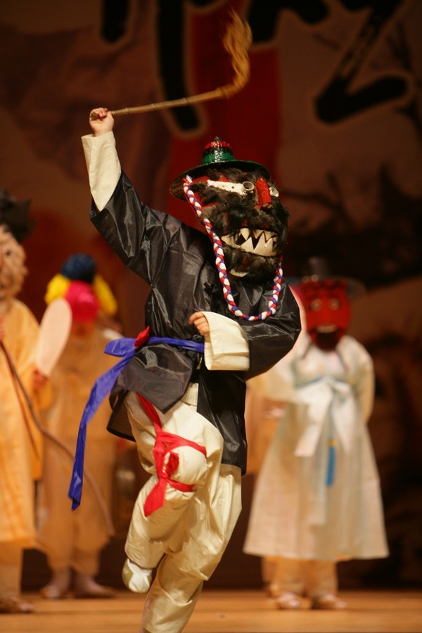 ▲ 사천의 명물 가산오광대 공연모습