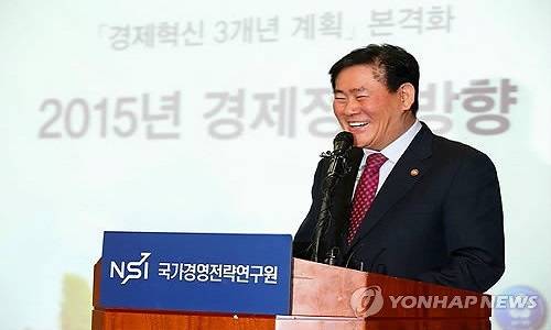 ▲ 최경환 부총리는 최저임금이 7% 이상 빠른 시일내에 오를 것으로 내다봤다ⓒ