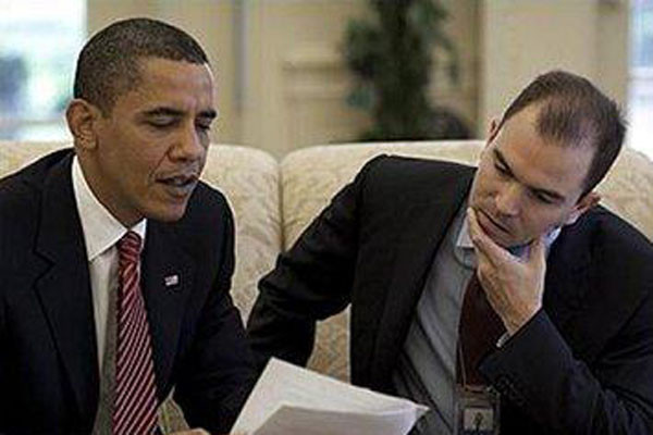 ▲ 오바마와 이야기 중인 벤 로즈 美NSC 부보좌관. 마크 리퍼트 주한 美대사의 절친이기도 하다. ⓒ美MSNBC 보도화면 캡쳐