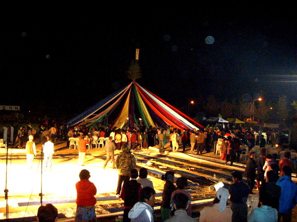 ▲ 사천 지역 축제의 하나인 다솔 축제중 '단심줄 대동놀이' 장면