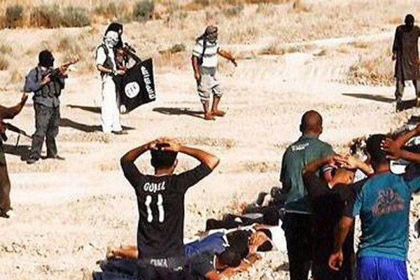 ▲ 테러조직 ISIS가 점령한 지역에서 흔하게 일어나는 공개처형 모습. ⓒISIS 선전영상 캡쳐