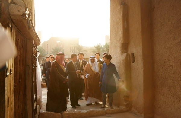 ▲ 박근혜대통령 일행의 사우디 국립박물관 및 마스막요새 방문. ⓒ뉴데일리