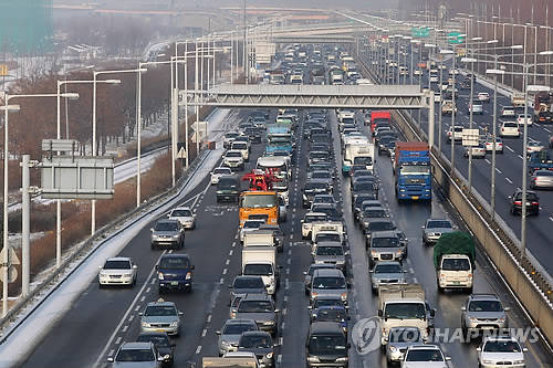 ▲ 도로를 달리는 자동차들.ⓒ연합뉴스