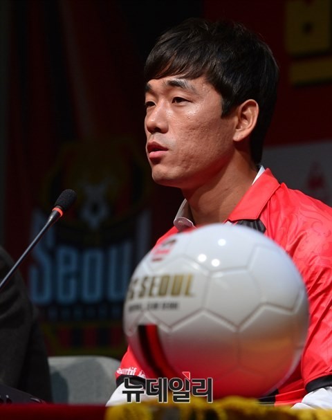 ▲ 7년만에 친정팀으로 돌아온 박주영, FC 서울 공격진의 화력을 이끌어낼 수 있을지 관심이 모아지고 있다. ⓒ뉴데일리 정상윤 기자