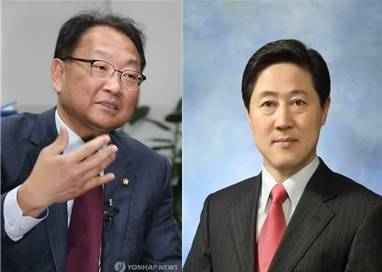 ▲ 유일호 신임 국토교통부 장관(왼쪽)과 유기준 해양수산부 장관.ⓒ연합뉴스