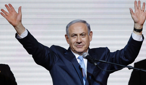 ▲ 지난 17일 총선 후 지지자들의 환호에 답하는 벤냐민 네타냐후 이스라엘 총리. 네타냐후 총리가 이끄는 리쿠르당이 이번 총선에서 승리했다. ⓒ캐나다 CBC 뉴스 보도화면 캡쳐