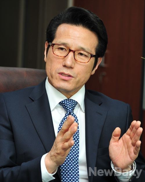 ▲ 새누리당 정병국 의원이 20일 검찰의 자원외교와 방위사업 비리 의혹 수사에 대해 