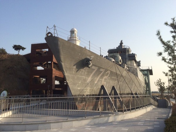 ▲ 해군 2함대 사령부에 전시된 천안함.ⓒ뉴데일리 순정우 기자