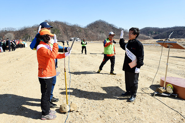 ▲ 문경시는 세계군인체육대회의 성공적 개최를 다짐하는 결의문을 낭독 하고있다.ⓒ문경시 제공