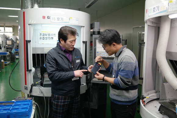 ▲ 스마트 팩토리 시범사업자로 선정된 케이티테크. ⓒ삼성전자