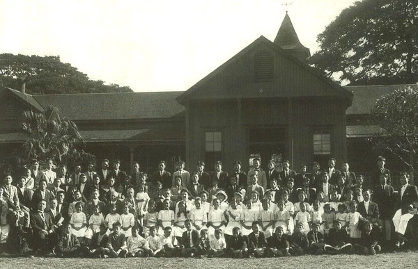 ▲ 1914년 하와이 한인중앙학교 교장 이승만. 한국인 최초의 남녀공학을 단행하였다.