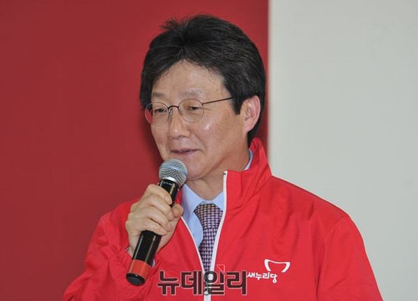 ▲ 새누리당 유승민 원내대표가 2일 대표최고위원회의에서 새정치민주연합 문재인 대표에 '자가모순'이라고 비판했다 ⓒ뉴데일리 이종현 기자