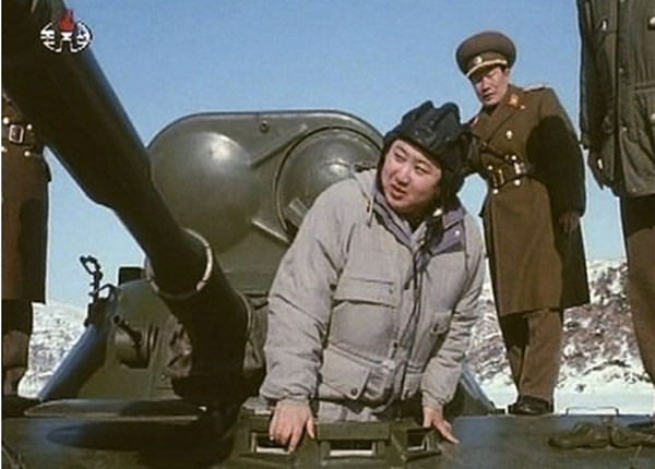 ▲ "이제 내 차례인가…." 이슬람 근본주의 국가 이란마저 국제사회와 핵무기 개발 중단을 합의함에 따라 국제사회를 위협하기 위해 핵무기를 개발하는 곳은 이제 북한만 남았다. ⓒ北선전매체 캡쳐