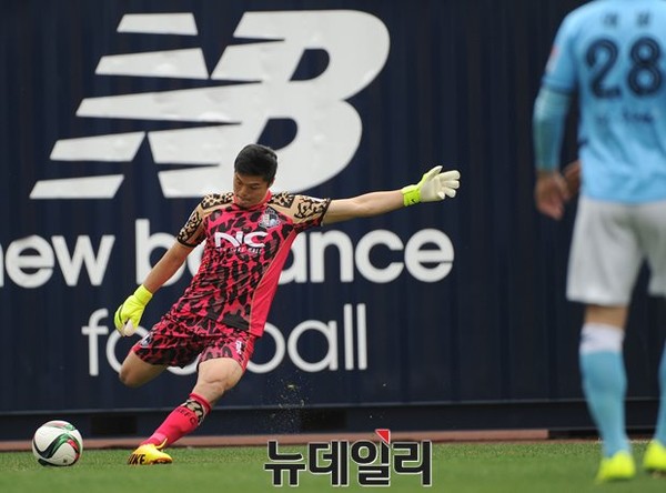 ▲ 서울 이랜드 FC의 김영광 선수.ⓒ뉴데일리 정재훈 사진기자