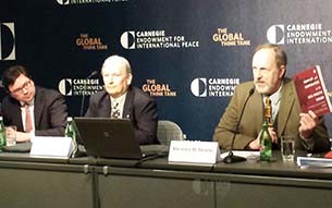 ▲ 지난 2일 미국 워싱턴의 카네기국제평화재단에서 열린 ‘아시아 태평양 지역에서의 충돌과 협력’ 보고서 발표회에서 공동 저자들이 보고서 내용을 설명하고 있다. RFA PHOTO/ 박정우