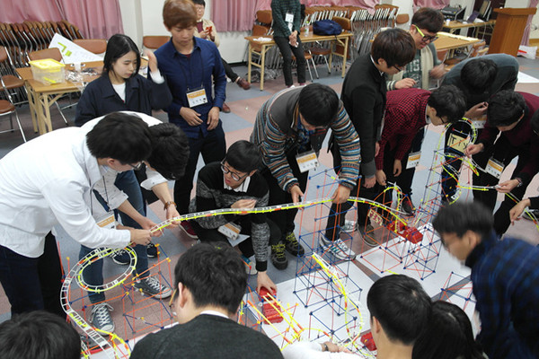 ▲ 금오공과대학교는 ‘2015 kit 신입생 지식재산교육 캠프’를 경북청소년수련원에서 열었다.ⓒ금오공과대학교 제공