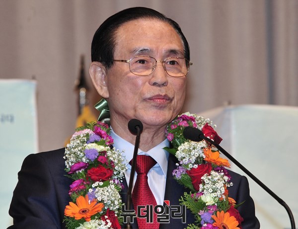 ▲ 10일 오후 서울 광진구 어린이회관 강당에서 열린 35대 재향군인회장 선거에서 당선된 조남풍 후보가 취임 인사를 하고 있다. ⓒ 사진 뉴데일리 이종현 기자