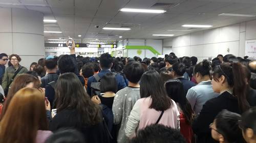 ▲ ⓒ여의도 벚꽂축제로  9호선 국회의사당역/ 최정엽 기자