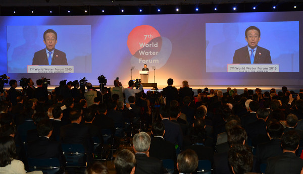 ▲ 김관용 경북도지사가 엑스코에서 열린 개막식에서 인사말을 하고 있다.ⓒ경북도 제공