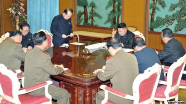 ▲ ▲ 김정은과 북한 국가안전보위부 지휘성원들 / (자료사진)