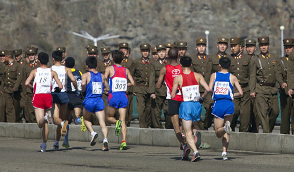 ▲ 2014년 평양에서 열렸던 마라톤 대회의 모습. 올해는 외국인 참가자가 대폭 늘었다. ⓒ뉴데일리 DB-北선전매체 캡쳐