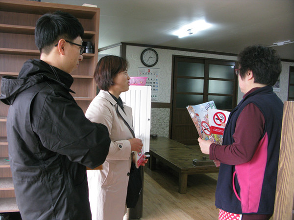 ▲ 군위군은 2015년부터 전면금연으로 지정된 모든 음식점, PC방 등 공중이용시설에 대한 지도 단속을 오는 20일~25일까지 집중 지도단속을 실시한다고 밝혔다.ⓒ군위군 제공