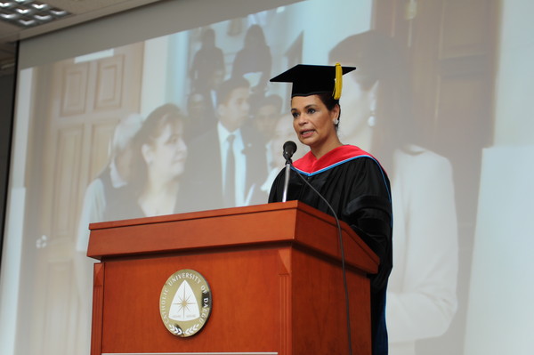 ▲ 16일 대구가톨릭대를 방문한 록사나 발데티 과테말라 부통령이 명예박사학위를 받고 나서 특별연설을 하고 있다.ⓒ대가대 제공