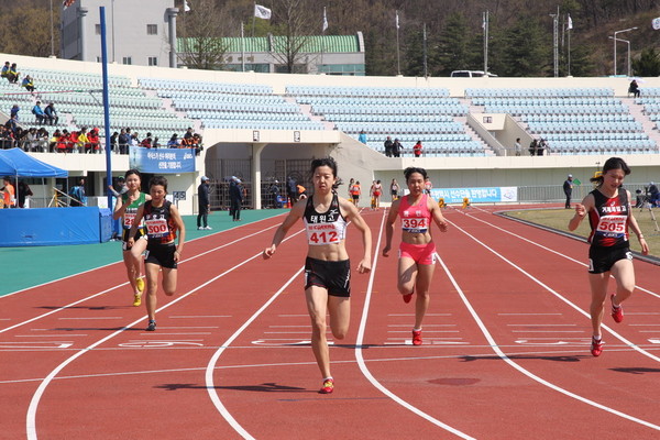 ▲ 예천군은 제44회 춘계 전국 중·고등학교 육상경기대회가 시작됐다. ⓒ예천군 제공