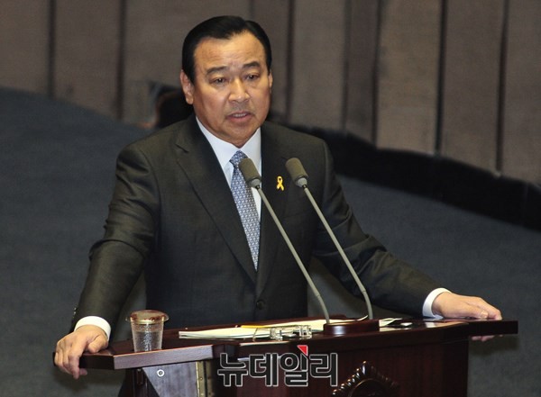 ▲ 이완구 국무총리가 지난 15일 국회에서 열린 대정부질문에서 질문에 답하고 있다. ⓒ뉴데일리 이종현 기자