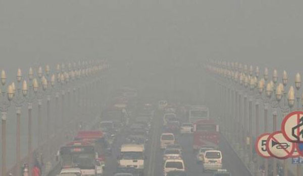 ▲ 中베이징의 미세먼지. 이런 대기오염물질이 바람을 타고 한반도를 덮친다. ⓒ中CNTV 보도화면 캡쳐