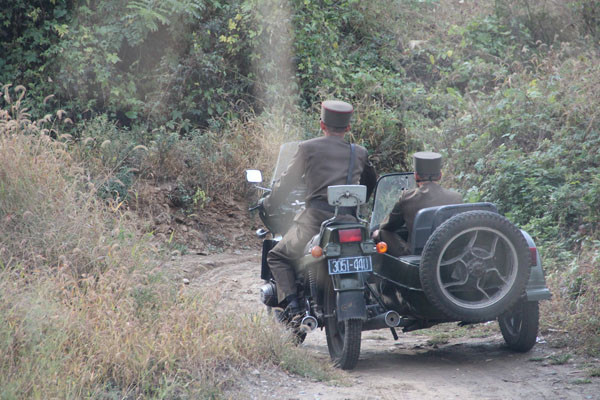 ▲ 북한에 거주하다 중국으로 피신한 화교가 찍은 인민군 사진. 최근 북한은 중국 국적을 가진 화교들에게 '간첩' 혐의를 씌워 감금하고 있다고 한다. ⓒ유용원의 군사세계 '비밀' 화면 캡쳐