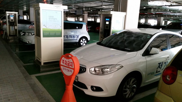 ▲ 포항시가 철강도시 이미지를 벗고 친환경 도시로의 변모를 위해 전기자동차 민간보급에 나섰다.ⓒ포항시 제공