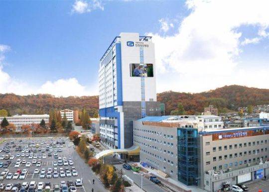 ▲ 보건의료산업노동조합이 23일 오전 10시 국가인권위원회 앞에서 인천성모병원 집단 괴롭힘 사건 긴급구제 촉구 기자회견을 갖고 있다. 2015.04.23ⓒ뉴데일리경제