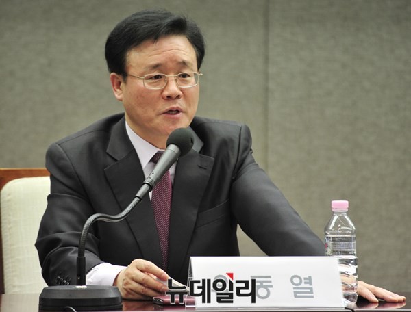 ▲ 자유민주연구원은 30일 오후 서울 프레스센터에서 '사이버공간, 안보위협 진단 및 대책'이란 주제로 세미나를 열었다. 유동열 자유민주연구원장이 발제 논문을 발표하고 있다. ⓒ 뉴데일리 이종현 기자