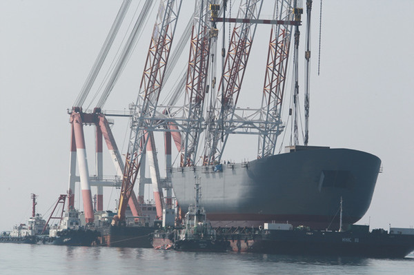▲ 영덕군 남정면 장사리 해안에 거치된 문산호 실물모형 ⓒ영덕군 제공