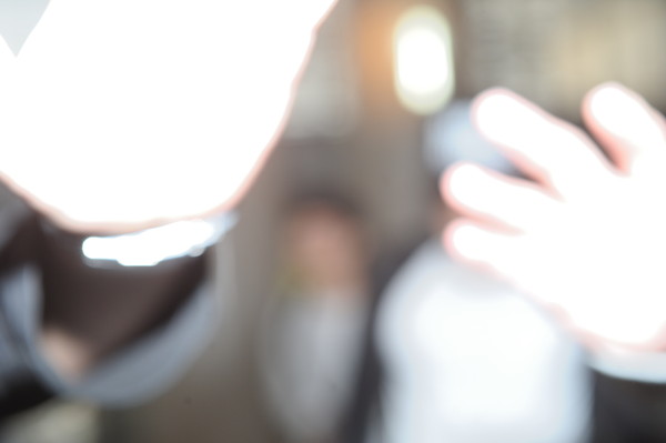 ▲ 배우 장동건 고소영 부부가 1일 오후 아들을 비롯한 가족과 제주도 여행을 떠나기 위해 김포공항에 모습을 드러냈다. 본지 기자가 촬영을 시도했으나 매니저들이 카메라를 막아서 아쉬움을 자아냈다ⓒ뉴데일리