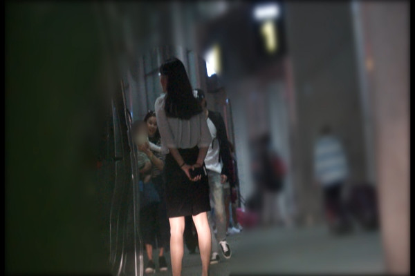 ▲ 배우 장동건, 고소영 가족이 1일 저녁 8시 30분 제주도 제주국제공항에 도착했다. 이들은 약 한 시간 전 서울 김포공항을 떠나 비밀리 가족나들이에 나섰다. ⓒ뉴데일리