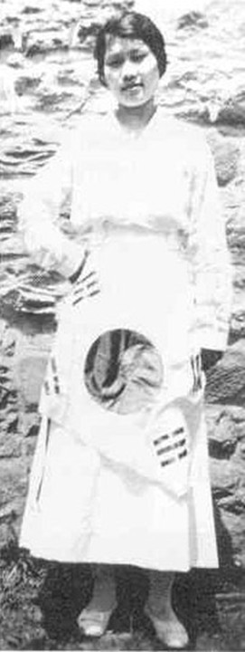 ▲ 이승만을 환영하는 하와이 여성 교민들.