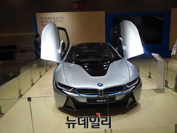 ▲ EVS28에 전시된 전기차 BMW i3의 모습ⓒ뉴데일리경제 남두호 기자