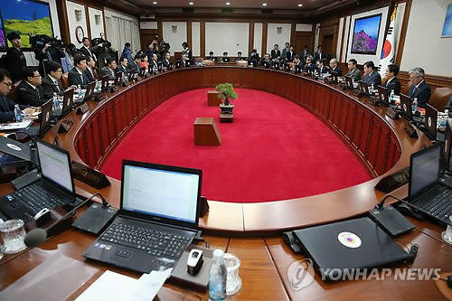 ▲ 6일 정부서울청사에서 최경환 국무총리 직무대행이 주재한 국무회의가 열리고 있다.ⓒ연합뉴스