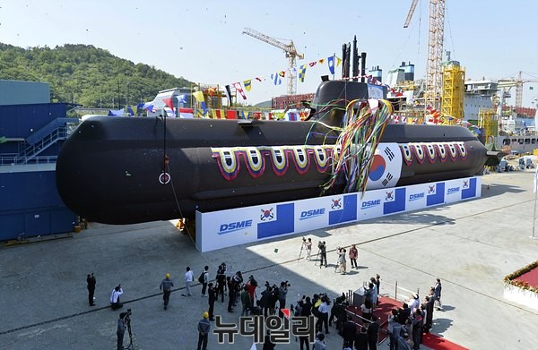 ▲ 대한민국 해군의 6번째 214급 잠수함 '유관순함' 진수식이 7일 오후 거제 대우조선해양에서 열렸다. ⓒ해군제공