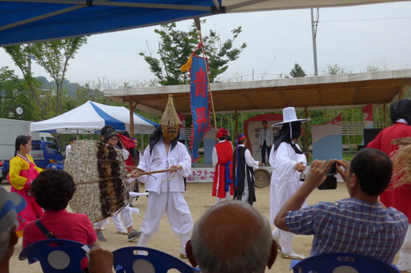 ▲ 삼강주막 주말 관람객 위한 다양한 공연ⓒ예천군 제공