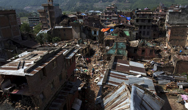 ▲ 지난 4월 25일 네팔에서 발생한 지진 이후 도심의 모습. ⓒ러시아 투데이 보도화면 캡쳐